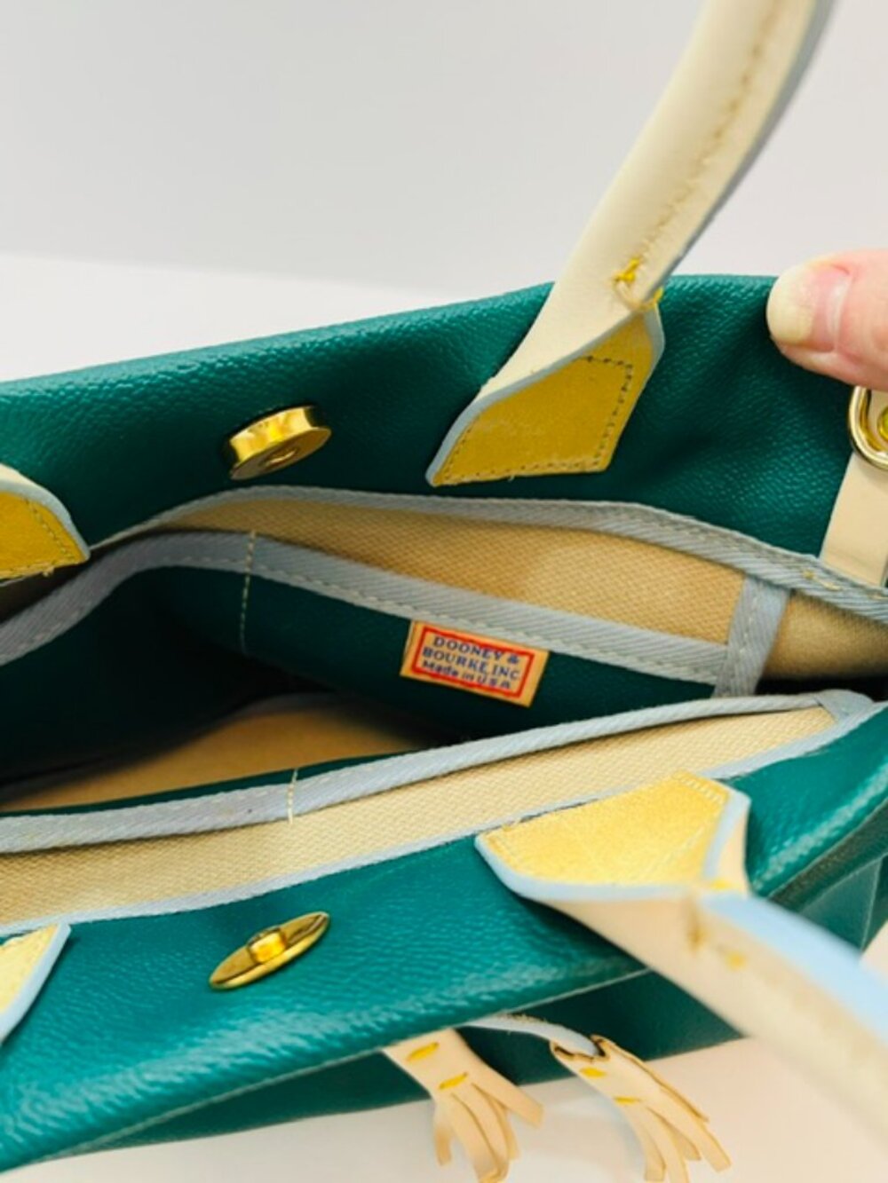 Dooney & Bourke Tassel Tote in Dark Green All Weather Pebbled Leather VTG 1990S - Picture 9 of 12